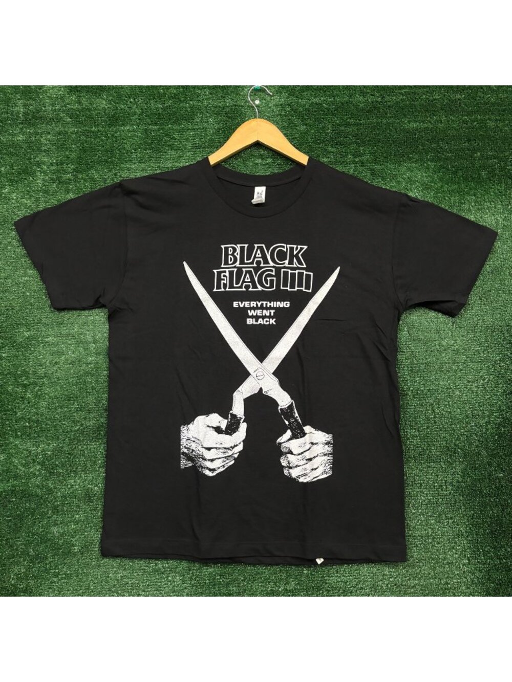 Black Flag Everything Went Black Punk Rock Band T-Shirt Size Large
